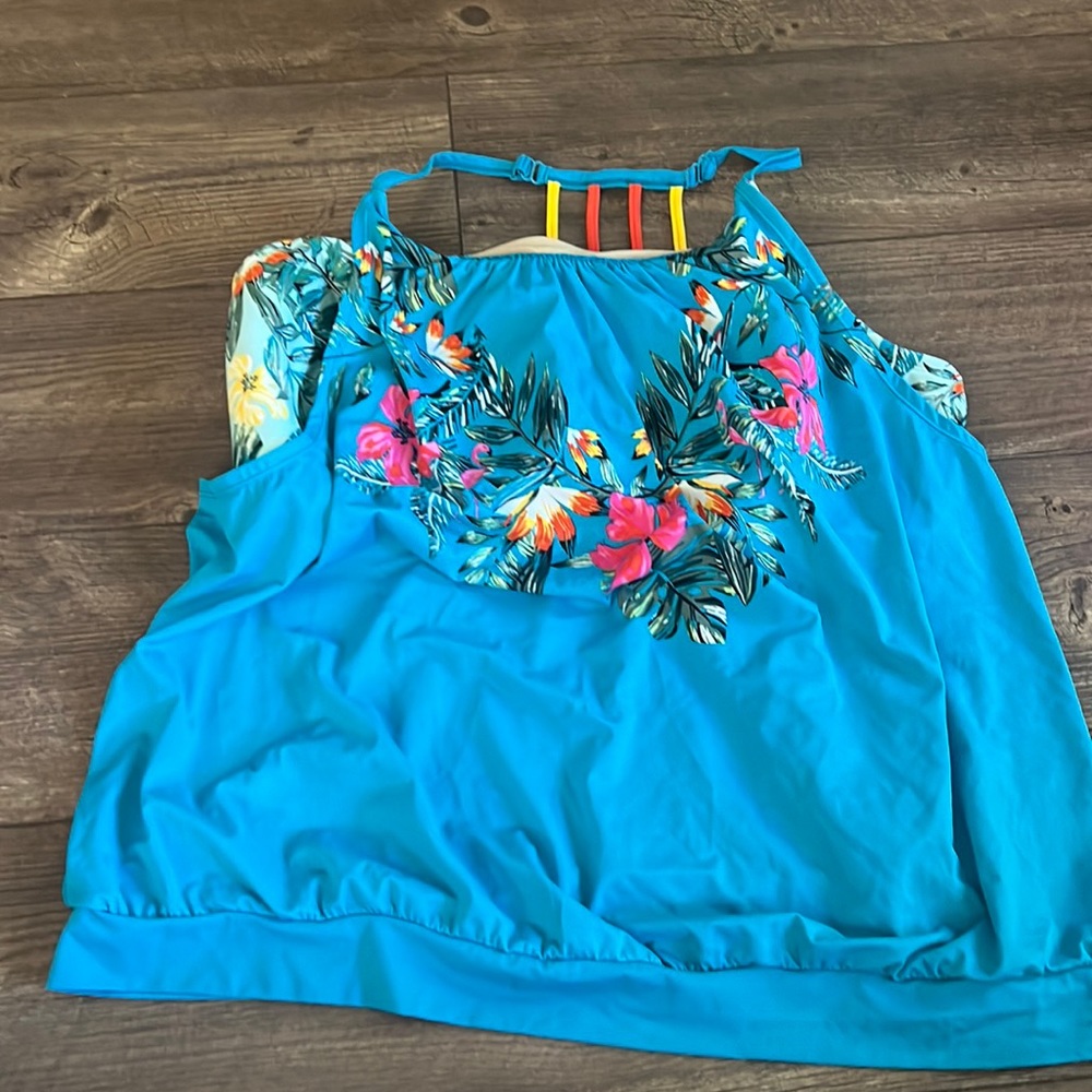 Worn once Blue and floral tankini top wireless
